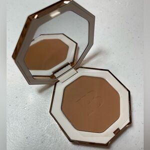 FENTY BEAUTY by Rihanna Sun Stalk'r bronzer